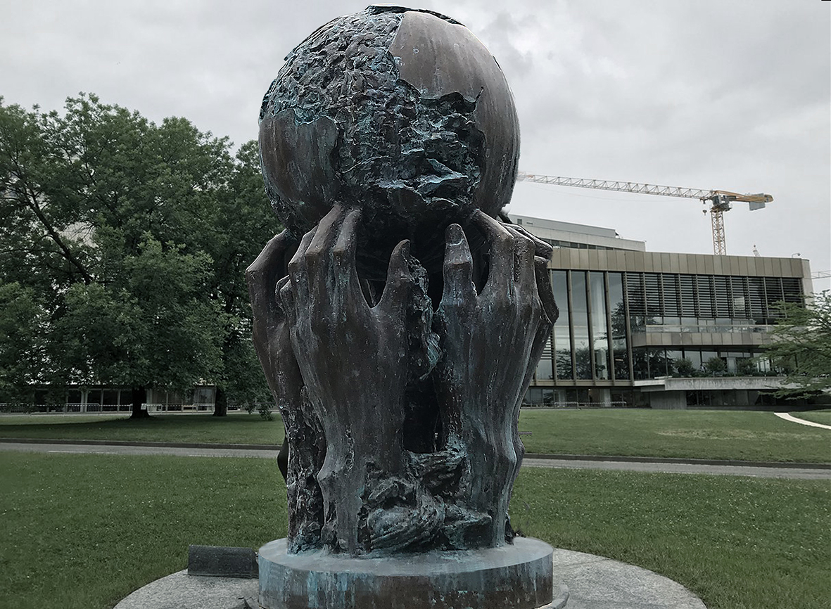  --- Thoughts and Desires --- 380 x 160 x 160 bronze Ariana Park Geneva United Nations